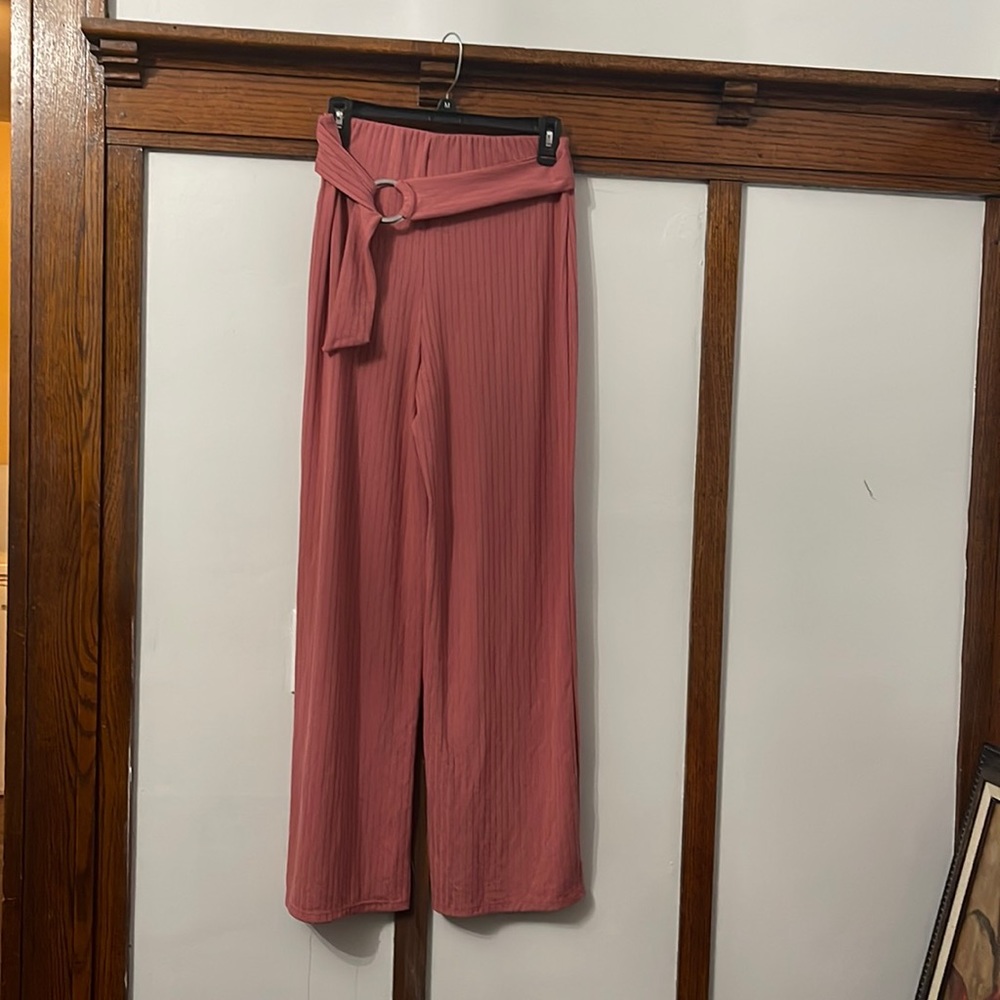 No Boundaries wider legs pants